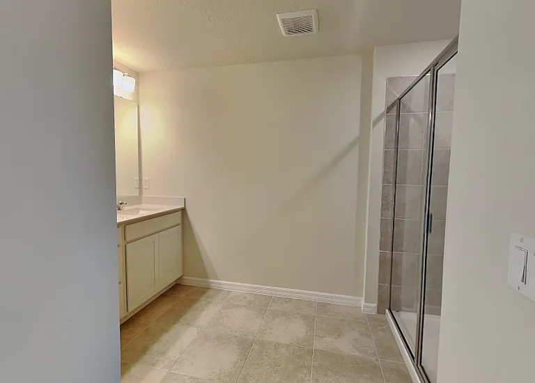461 Beryl Cv — Photo 12