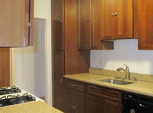 4925 Washington St APT 109, West Roxbury, MA 02132