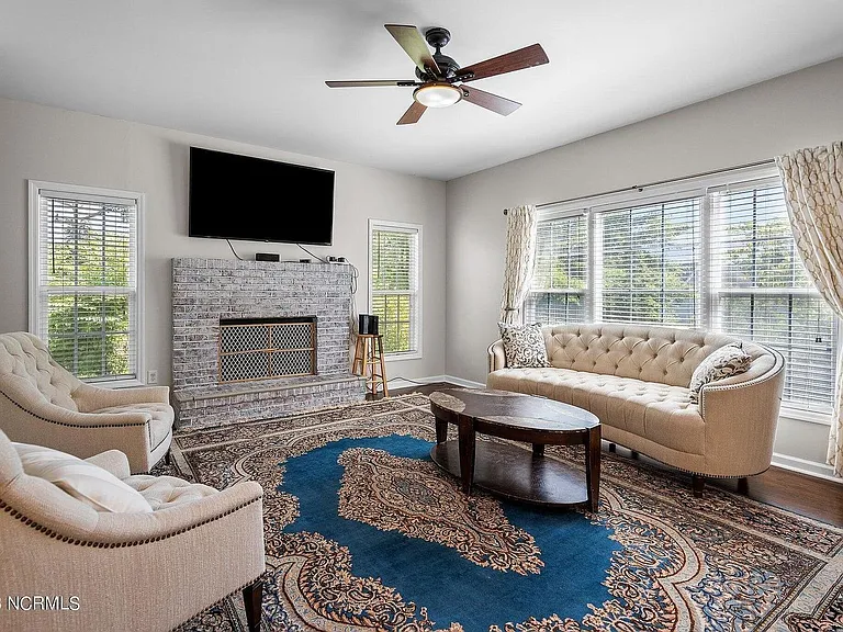 1010 Meridian Dr — Photo 9
