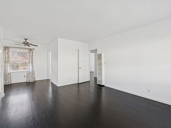 4th image of 2032 Delaware Ave #2032A