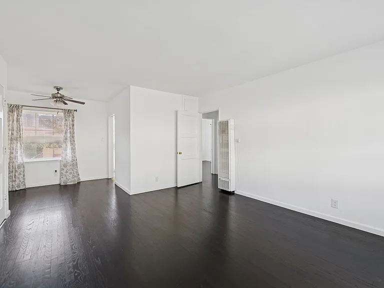 2032 Delaware Ave #2032A — Photo 4