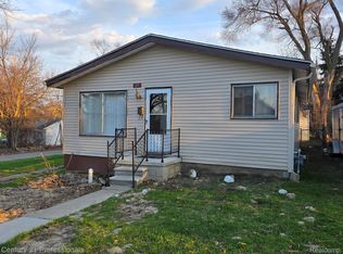 23 Hillsmont Ave, Pontiac, MI 48341