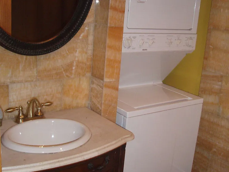 222 Eckford St #2 — Photo 6