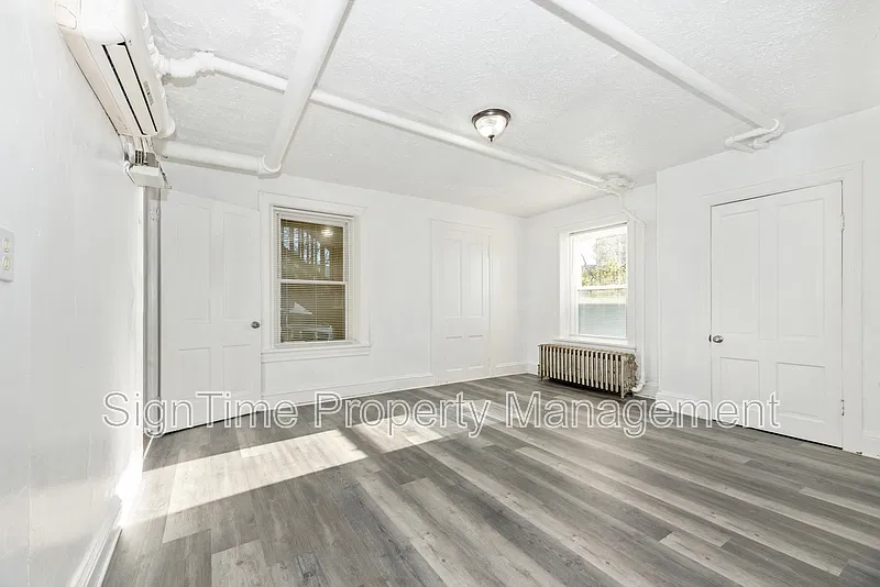 222 Summit Ave #BASEMENT