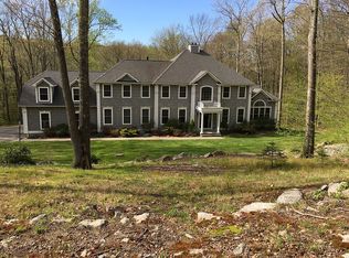 11 Rock Ridge Ct, New Fairfield, CT 06812