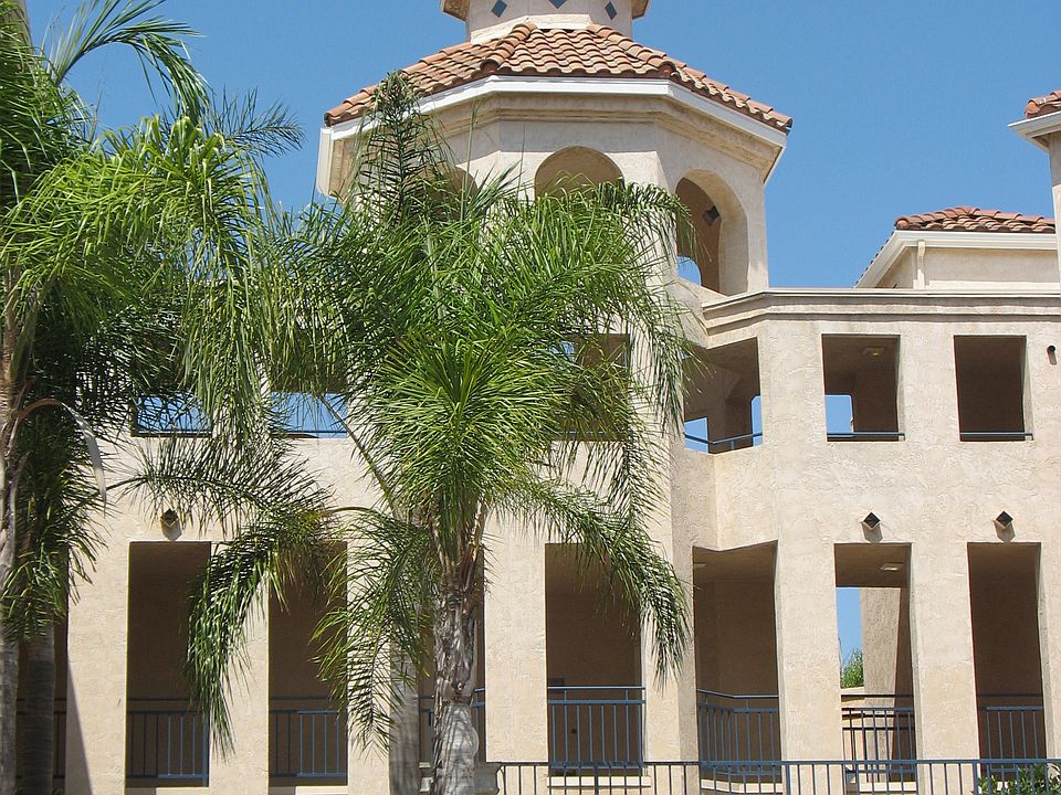 1st image of 580 Camino De La Reina Unit 122
