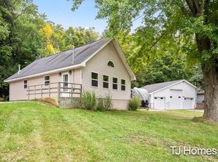 18840 Hillview Blvd, Barryton, MI 49305