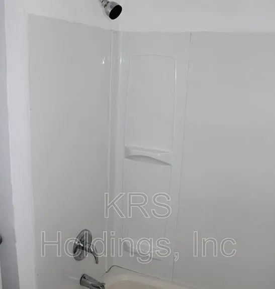 1821 Lasalle Ave — Photo 6
