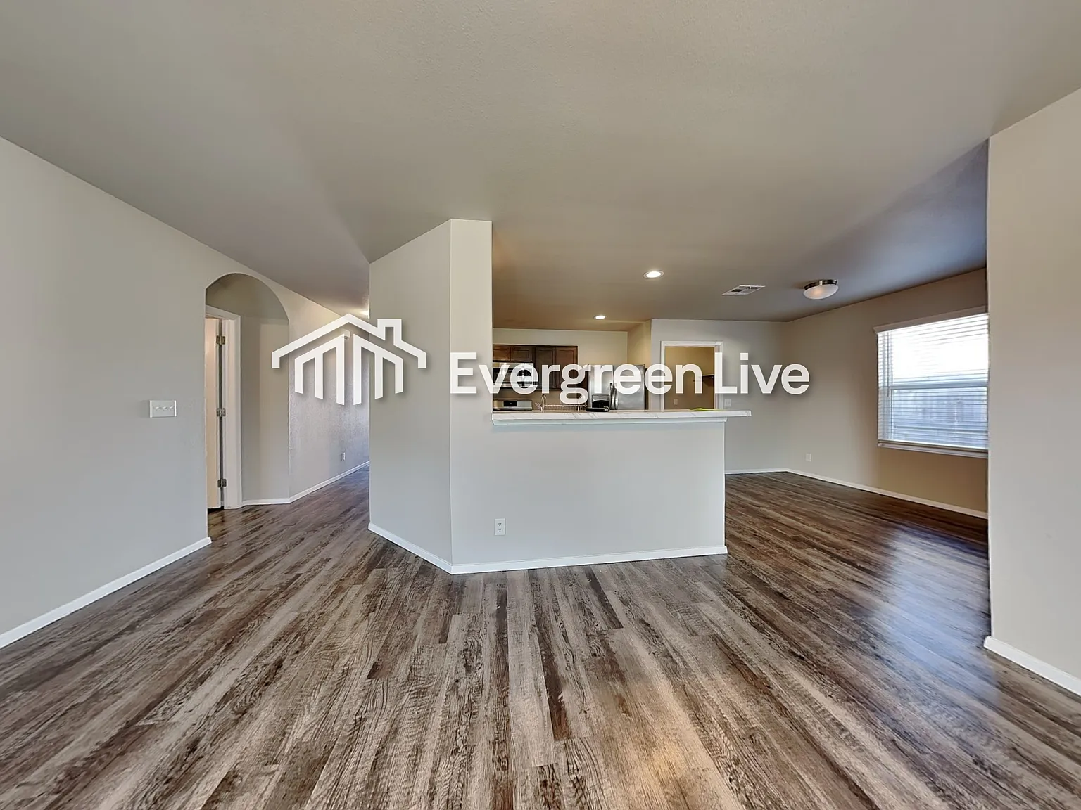 3 bed, 2.0 bath, 1366 sqft, $1,695 — Photo 3