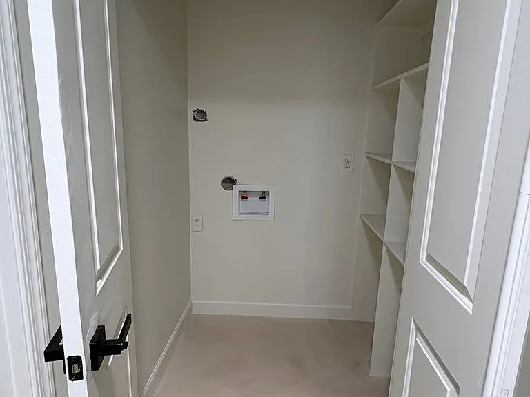 770 S Bryant Ave — Photo 15