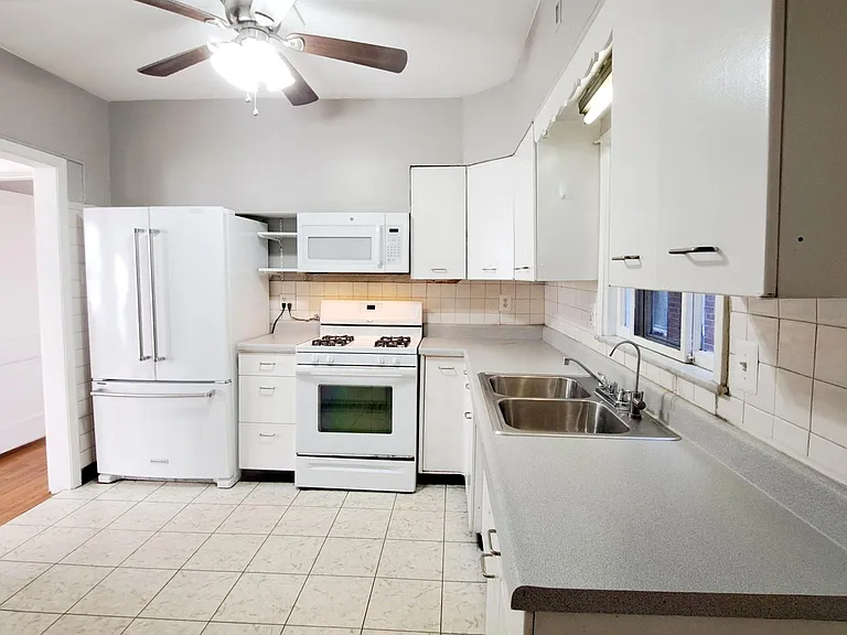 5950 Phillips Ave — Photo 10