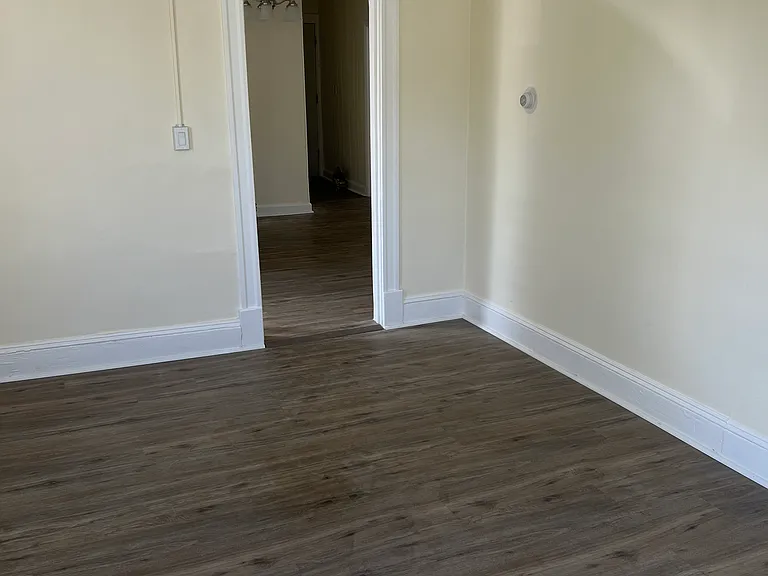 181 Rhodes St — Photo 18