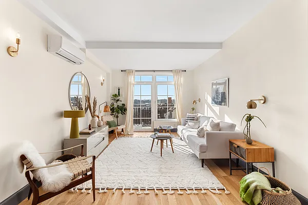 Rented by EXR | media 2