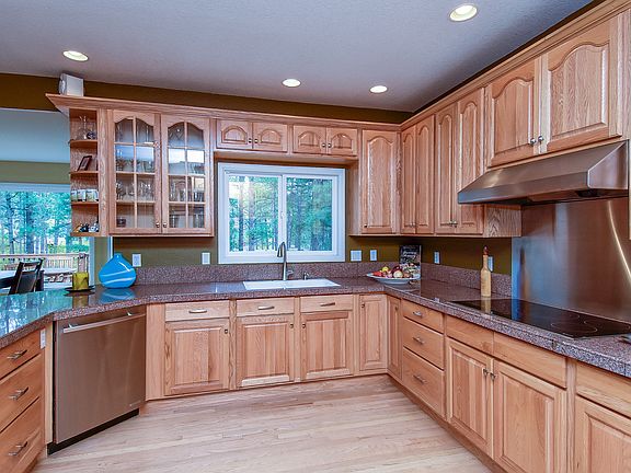 4th image of 5765 Pine Ct