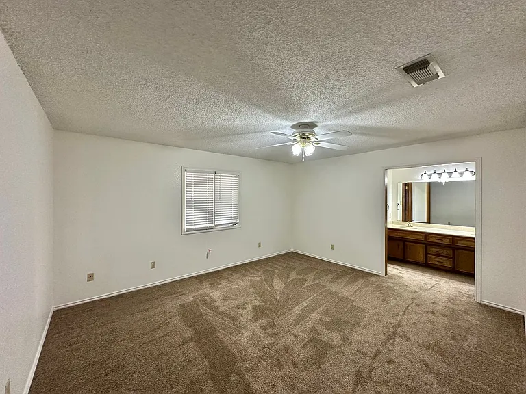 510 N Gardner Ave — Photo 8