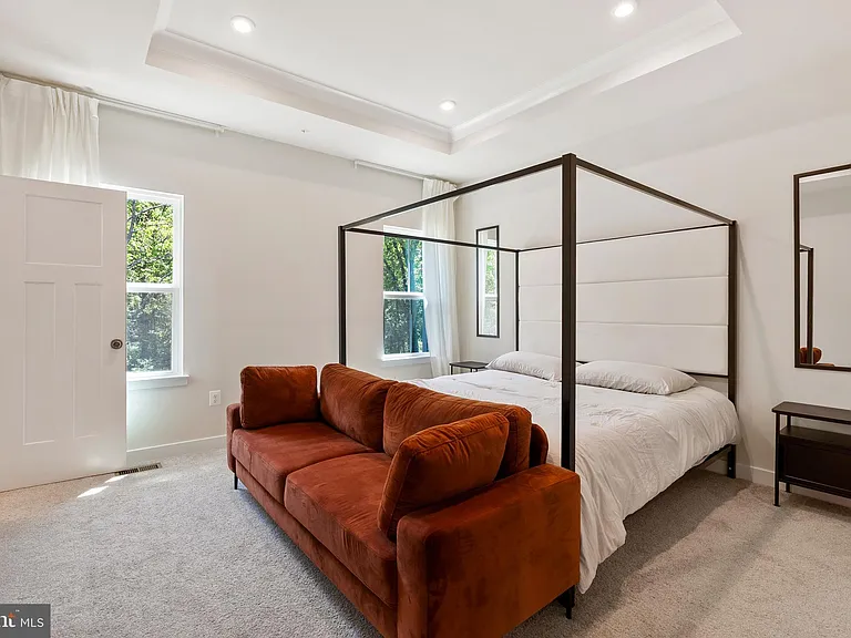 7903 Tanbridge Ln — Photo 24