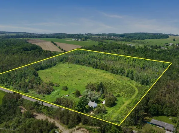 2978 Intertown Rd, Petoskey, MI 49770
