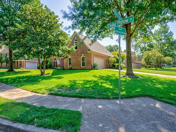 3rd image of 1340 Cedar Hollow Dr