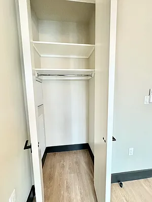 Rented by EastMount Realty LLC | media 8