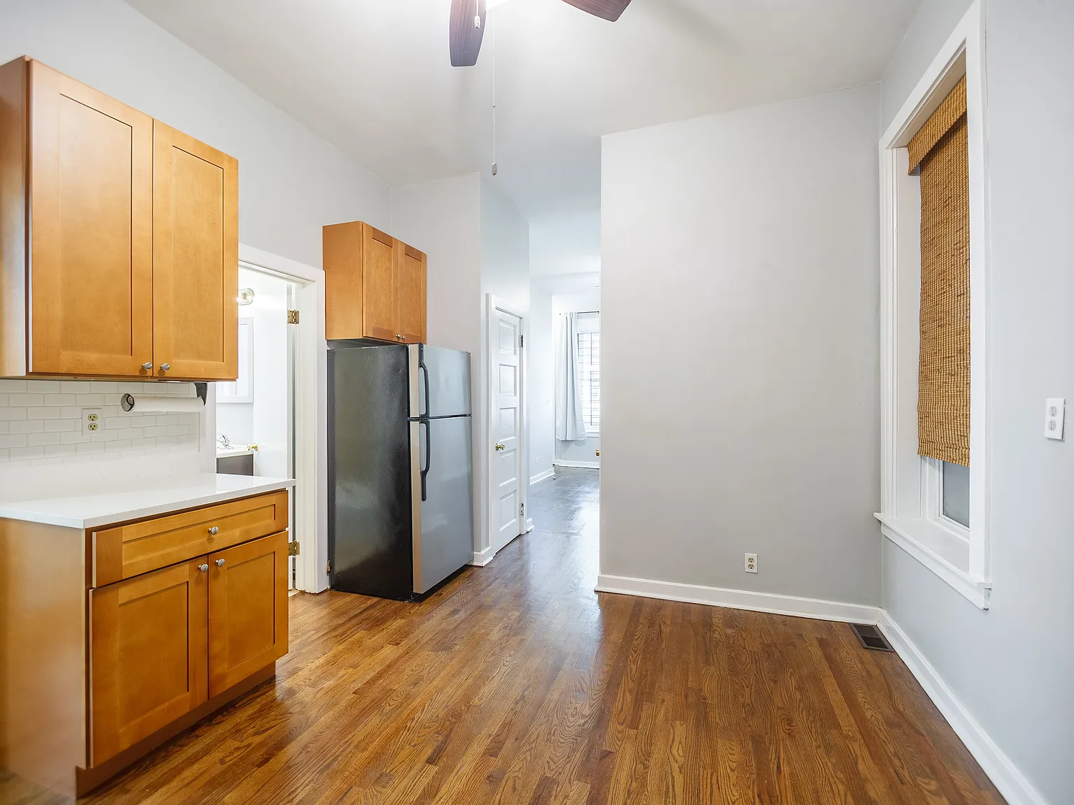 2 bed, 1000 sqft, $2,400 — Photo 2