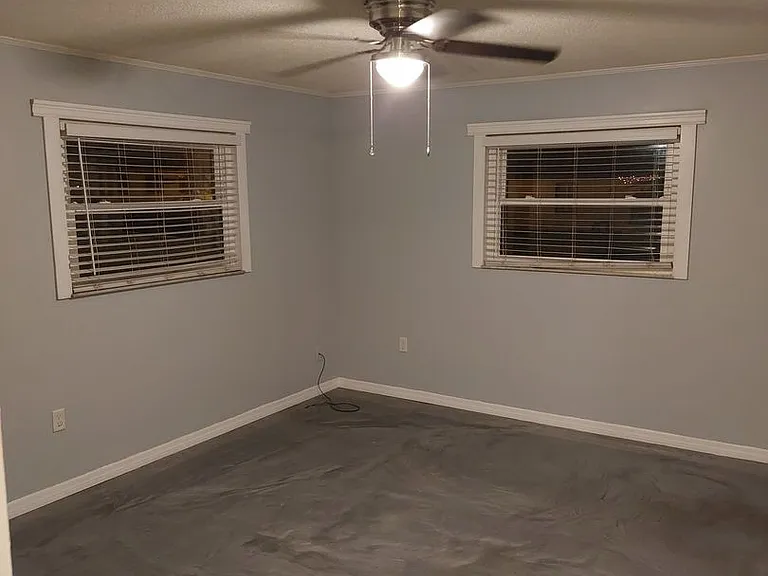 305 W Hancock St — Photo 5