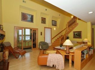 7 7th Ave W, East Northport, NY 11731