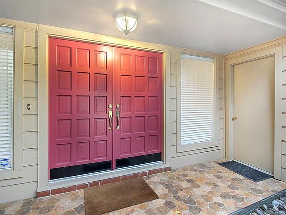 3rd image of 13907 Swiss Hill Dr