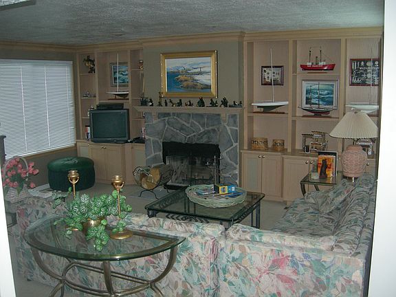 4th image of 893 N Harbor Village East Dr #2