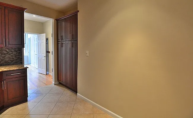 Rented by Hagstrom Management Inc | media 44