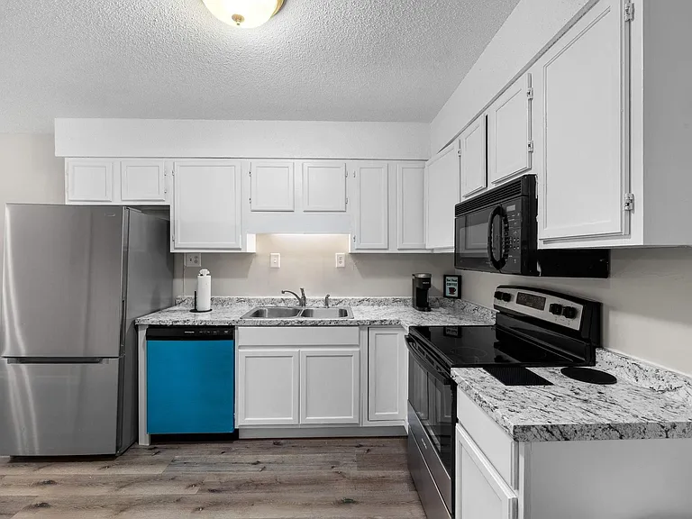 Longleaf Dr — Photo 6