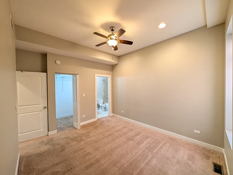 1463 W Huron St #1F — Photo 3