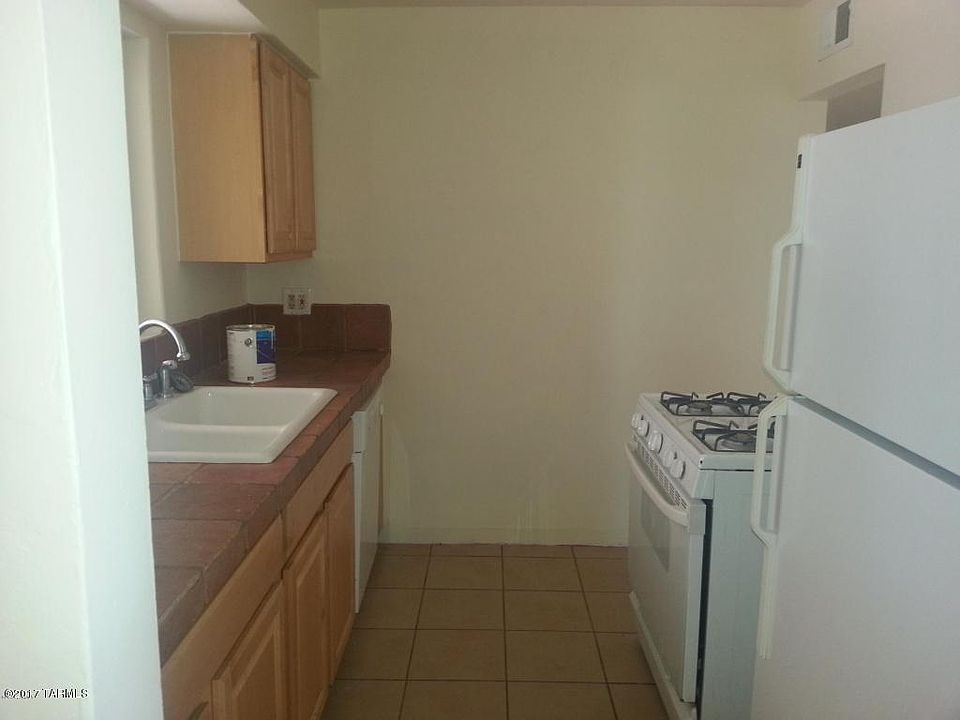 2nd image of 4542 E Malvern St