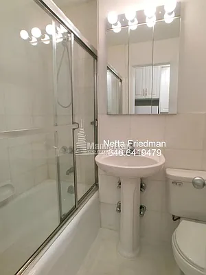 Rented by Manhattan Connection | media 20