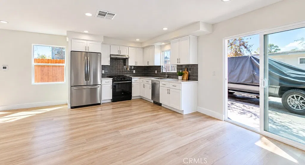 4 bed, 1700 sqft, $3,900 — Photo 2