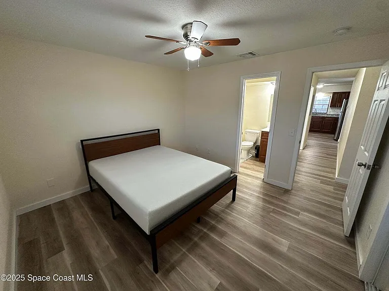 565 Jackson Ave #A — Photo 12