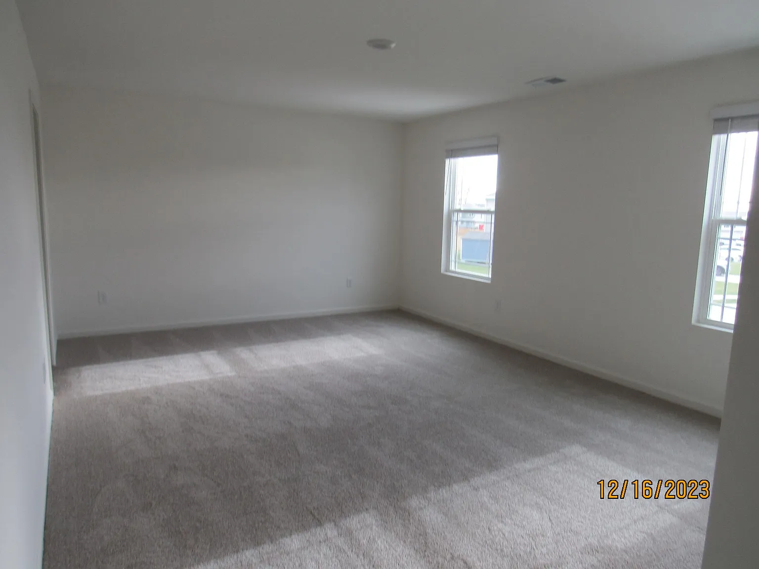 4 bed, 2.5 bath, 2152 sqft, $2,250 — Photo 3