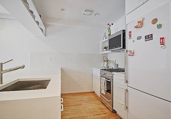 4th image of 26 Suydam Pl #3