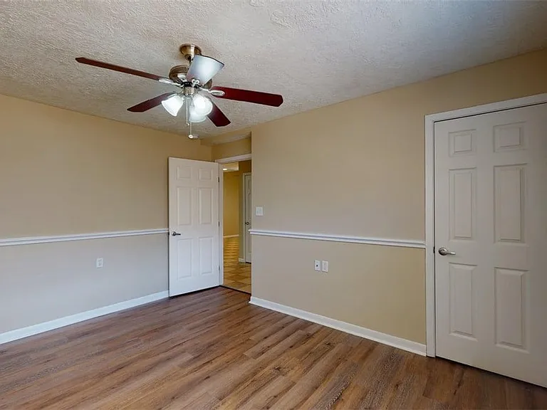 1724 Boardwalk Ct — Photo 11