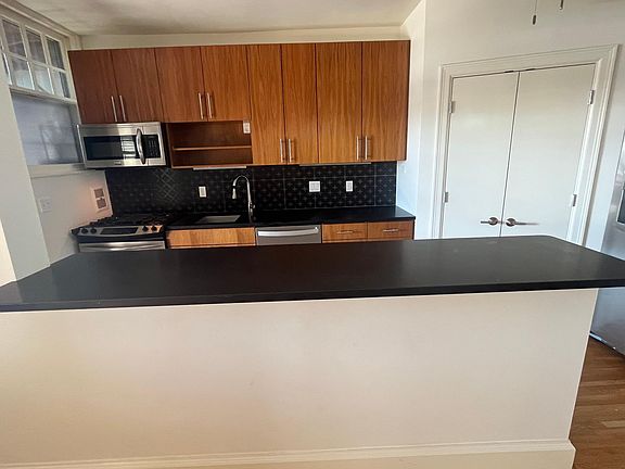 Kitchen bar and kitchen.
