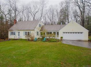 19 Squadron Line Rd, Simsbury, CT 06070