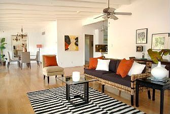 Living Room :: 8 WIndward