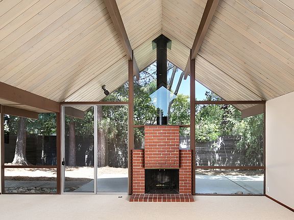 3rd image of 671 Toyon Pl