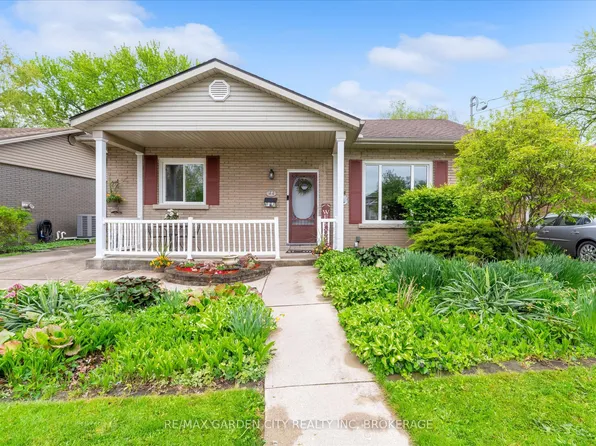 44 Alexandra Blvd, Saint Catharines, ON L2P 1J9