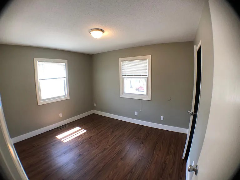 303 S Oak St #D — Photo 6