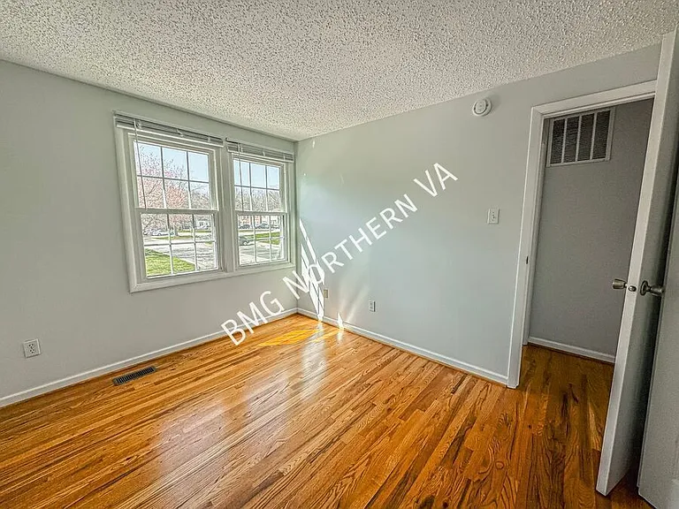8627 Spring Creek Ct — Photo 21