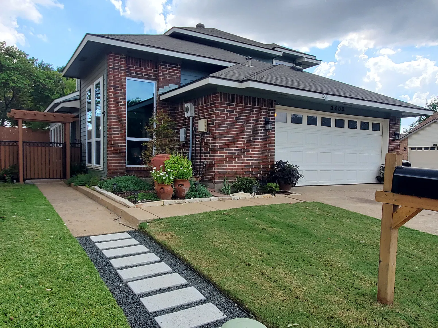 3 bed, 2.5 bath, 1619 sqft, $2,600 — Photo 1