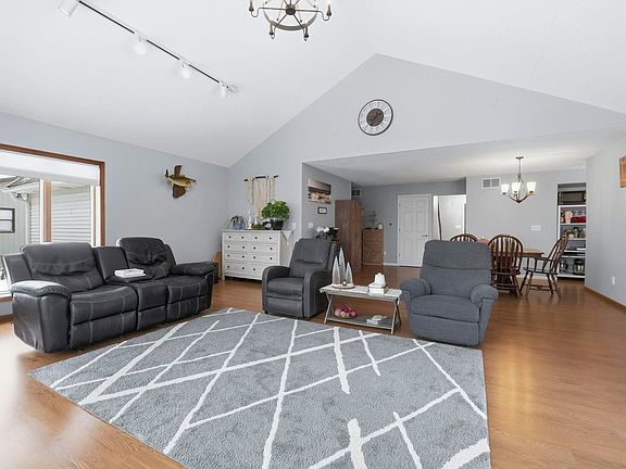 5th image of 1588 Country Homes Dr