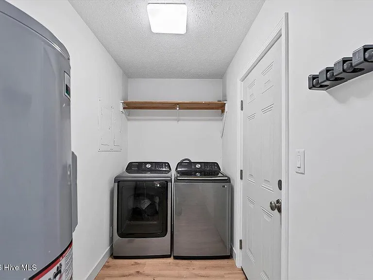 109 Grampian Way — Photo 39