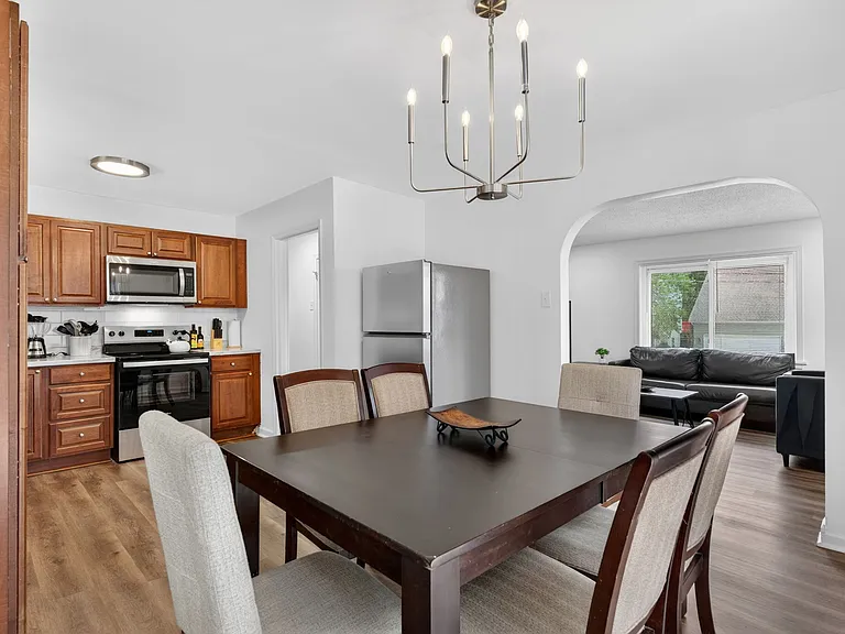 16 Lansing Ave — Photo 14