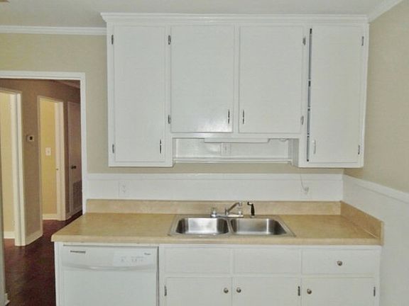 5th image of 1611 Beauford Pl
